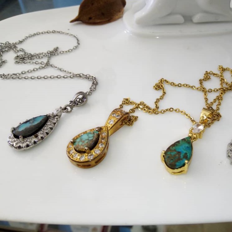 IMG-28 گردنبند استیل رنگ ثابت با نگین فیروزه نیشابور - تصویر 1