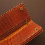 کیف کارت پول و موبایل چرم طبیعی حکاکی طرح ونداد - تصویر 4