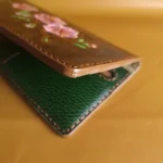 کیف پول و کارت چرم طبیعی حکاکی طرح شکوفه های بهاری - تصویر 3